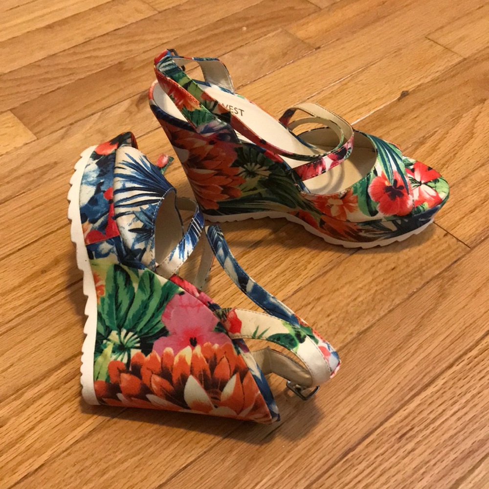 NWOT Nine West Sandals